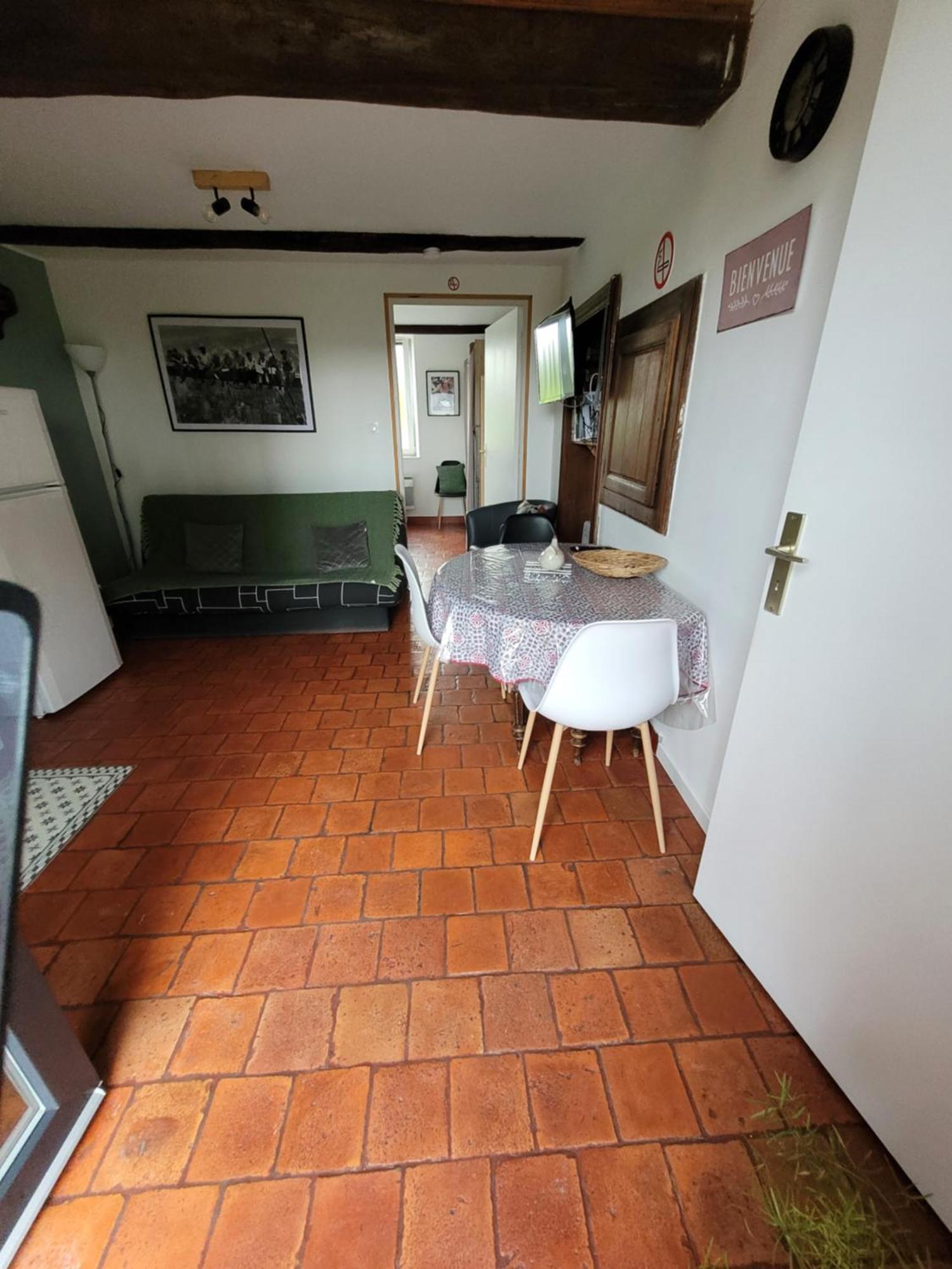 Studio Bienvenue Du Cote De Chez Nous Avec Jardin Privatif Wignehies Ngoại thất bức ảnh